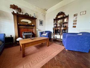 Living Room- click for photo gallery